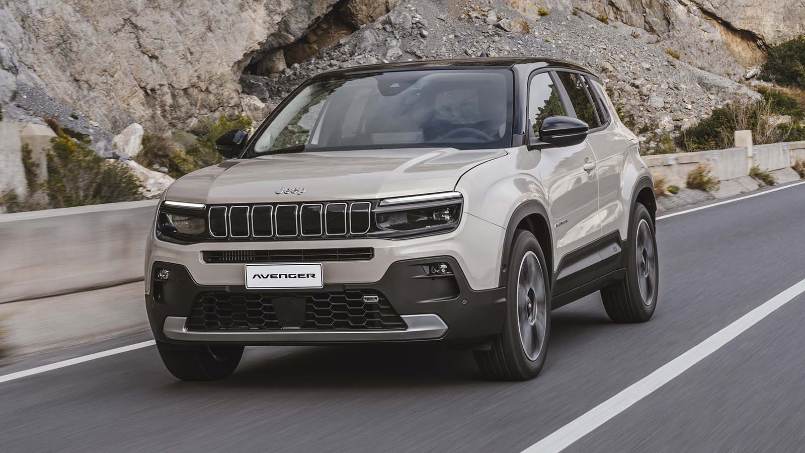 Νέο Jeep Avenger e-Hybrid με 100 άλογα