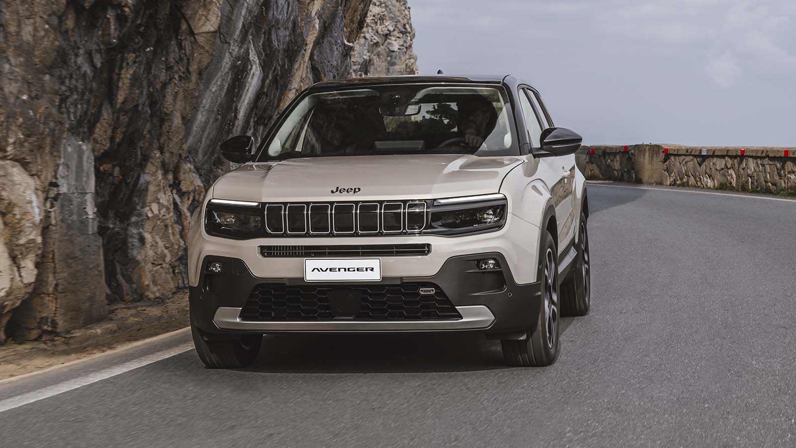 Νέο Jeep Avenger e-Hybrid με 100 άλογα