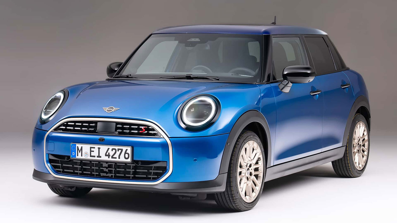 Ντεμπούτο για το 5θυρο MINI Cooper