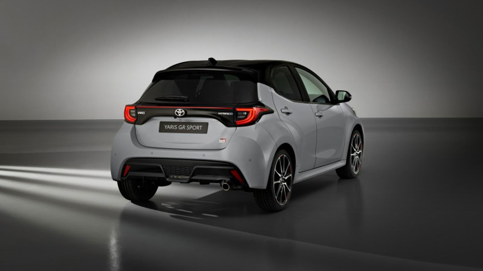 Το νέο Toyota Yaris GR Sport δεν κρύβει το DNA του