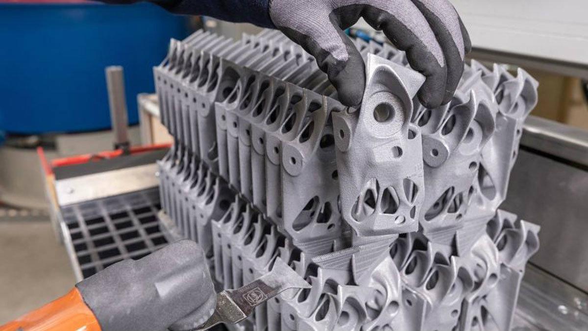 BMW: Πώς λειτουργεί ο 3D εκτυπωτής που θέλει να χρησιμοποιήσει;