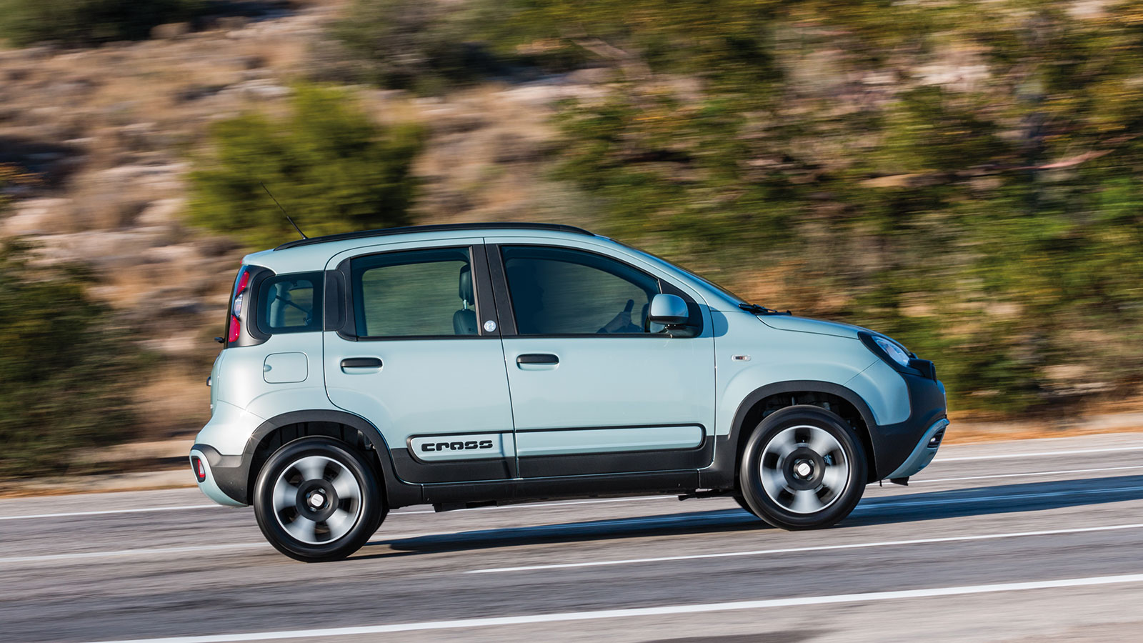 Fiat Panda Cross Hybrid: Με crossover «αέρα» και οικονομικό κινητήρα