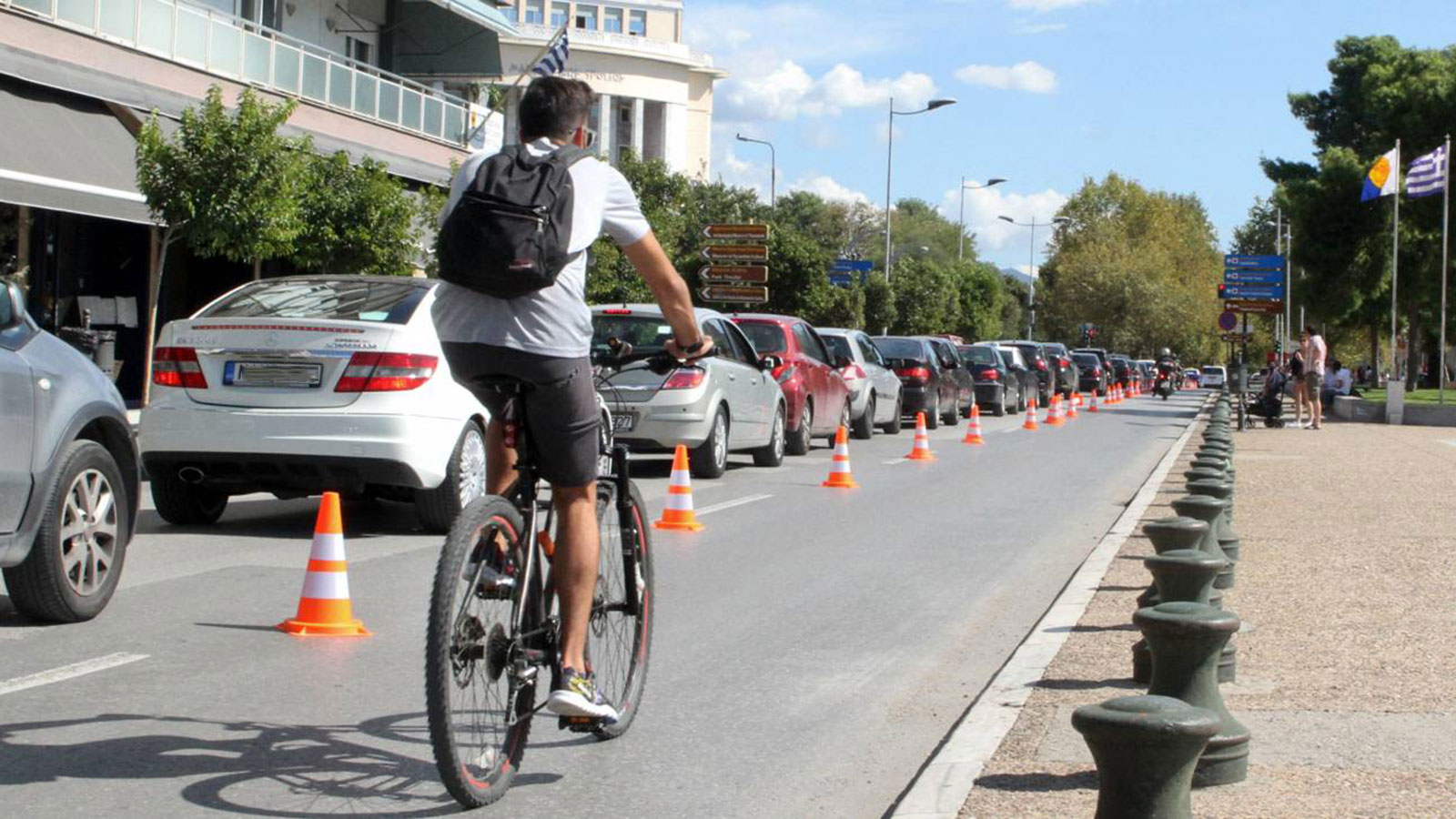 Θέλουν απαγόρευση των ποδηλάτων το 33% των οδηγών