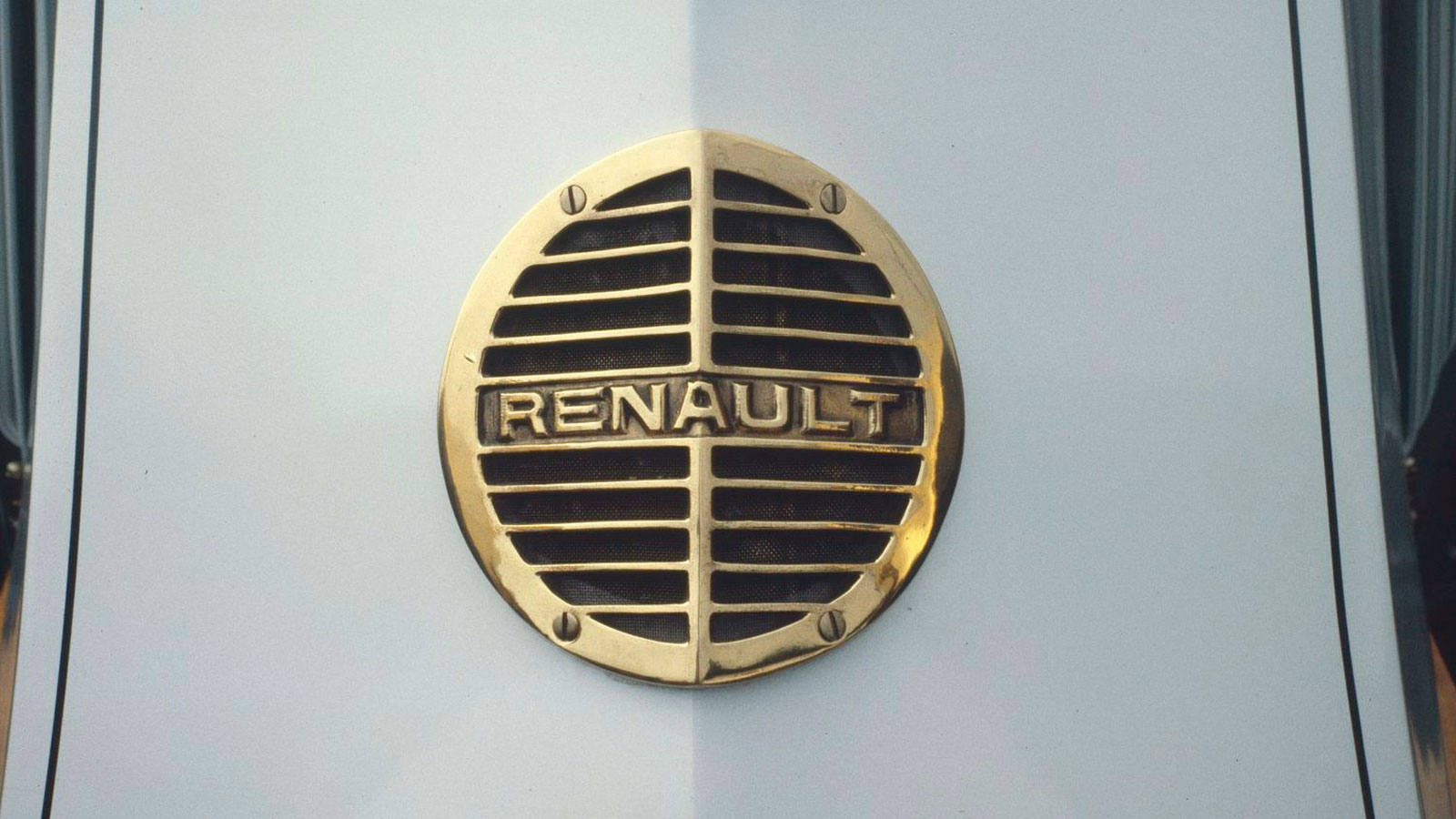Νέο σήμα: Αλλαγή για το «διαμάντι» της Renault