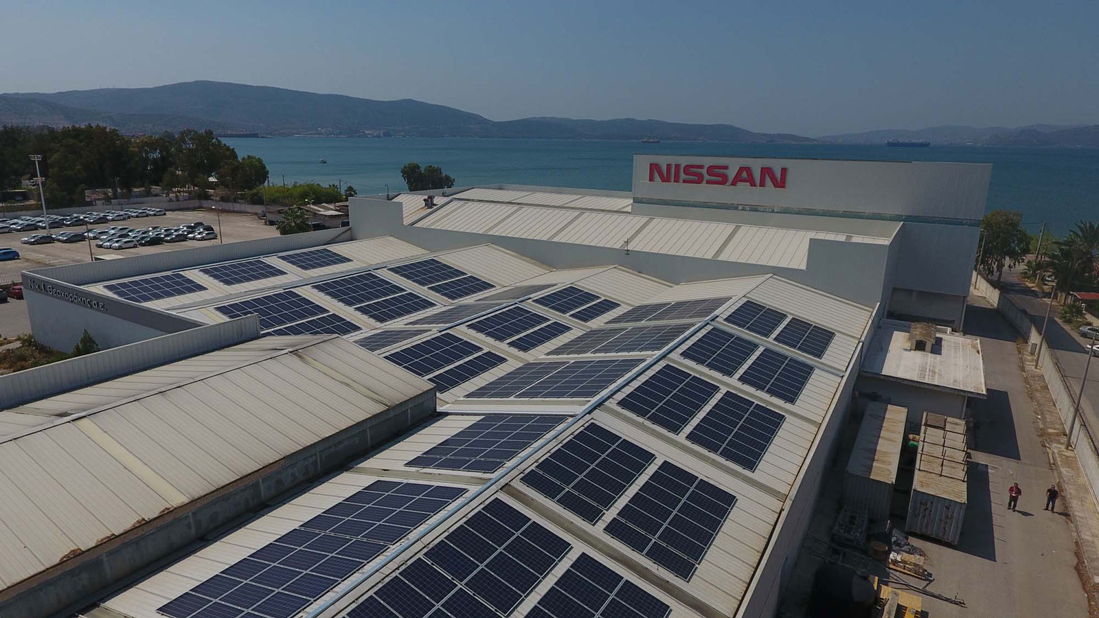 Μεγάλη επένδυση σε φωτοβολταικά από τη Nissan