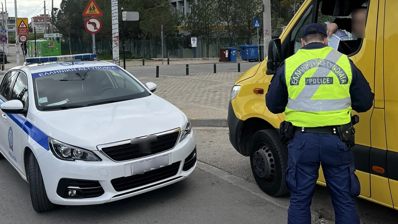 Αθήνα: 59 παραβάσεις σχολικών σε μία ημέρα