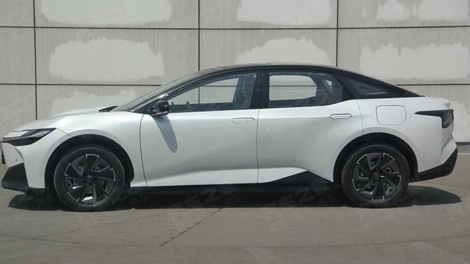 Toyota bZ3: Κάνει την Tesla να «ιδρώνει» 