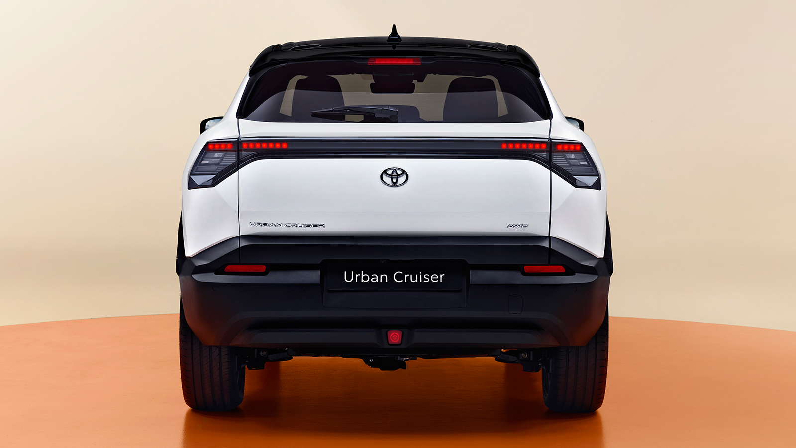 Πρεμιέρα για το νέο Toyota Urban Cruiser με έως 184 άλογα