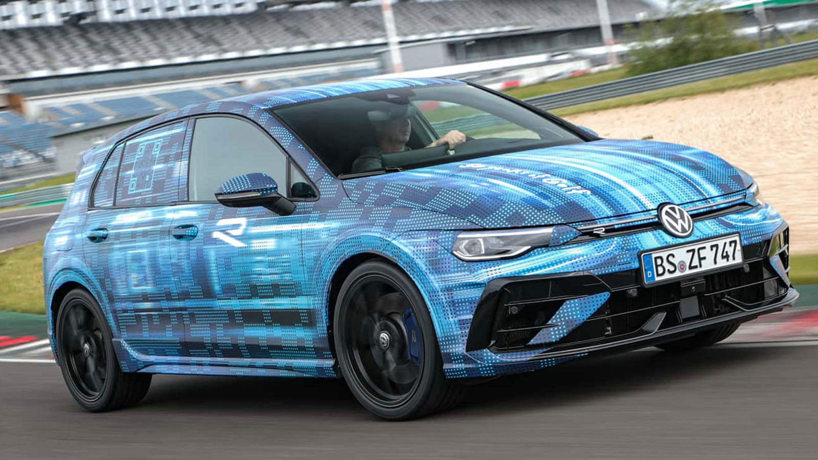 Ανανεωμένο VW Golf R: Μόνο με αυτόματο κιβώτιο και 333 ίππους