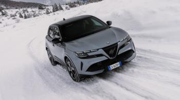 Πώς λειτουργεί η 4κίνηση στην Alfa Romeo Junior Ibrida Q4; Πώς λειτουργεί η 4κίνηση στην Alfa Romeo Junior Ibrida Q4;
