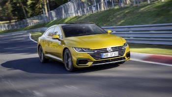 Καθοδόν το VW Arteon R των 410 ίππων Καθοδόν το VW Arteon R των 410 ίππων