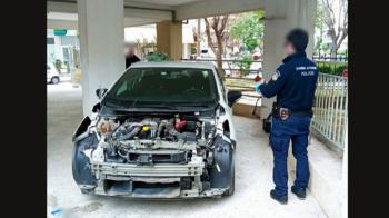 Μέχρι και τα πατάκια έκλεψαν από ένα Micra! Μέχρι και τα πατάκια έκλεψαν από ένα Micra!