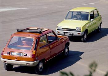 Τα 50 κλείνει το «μυθικό» Renault 5  Τα 50 κλείνει το «μυθικό» Renault 5