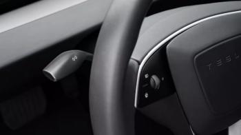 Tesla Model 3: Ο μοχλός φλας επιστρέφει μετά τις αντιδράσεις των οδηγώ Tesla Model 3: Ο μοχλός φλας επιστρέφει μετά τις αντιδράσεις των οδηγών