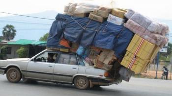 Υπερφορτωμένα αυτοκίνητα: είναι δυνατόν να διασχίζουν την πόλη ανενόχλητα; Υπερφορτωμένα αυτοκίνητα: είναι δυνατόν να διασχίζουν την πόλη ανενόχλητα;