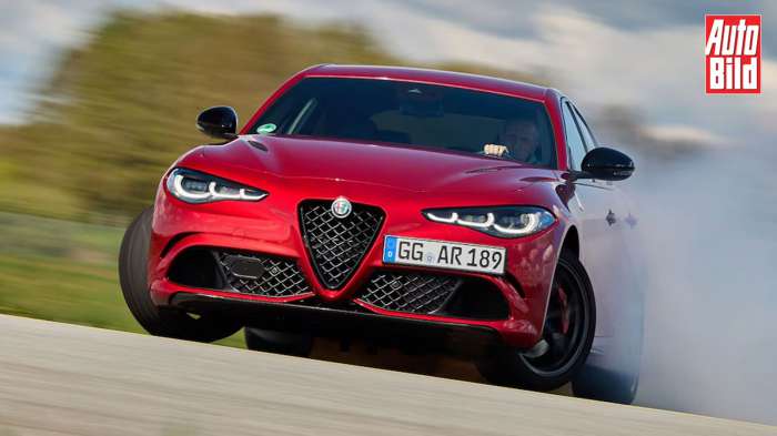 Alfa Romeo Giulia Quadrifoglio -  Κράμα τεχνολογίας και ταπεραμέντου 