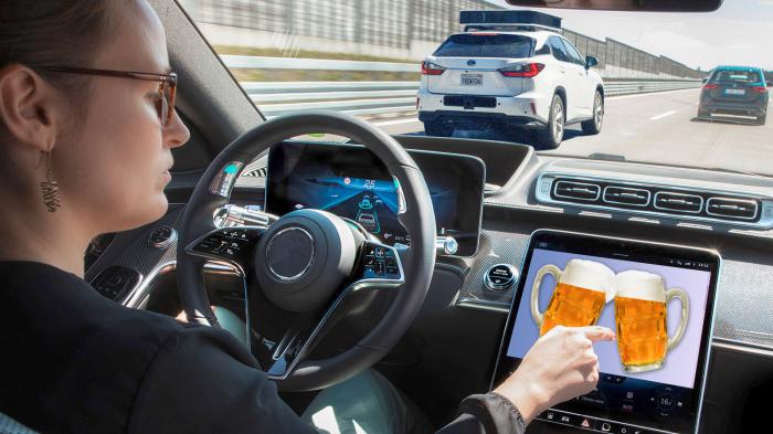 Οι οθόνες infotainment πιο επικίνδυνες από το αλκοόλ Οι οθόνες infotainment πιο επικίνδυνες από το αλκοόλ