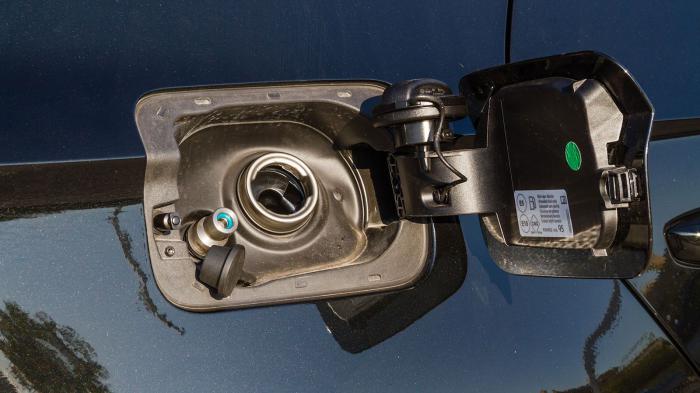 Πού διαφέρει ο κινητήρας φυσικού αερίου & τι κάνουν οι δεξαμενές; Πού διαφέρει ο κινητήρας φυσικού αερίου & τι κάνουν οι δεξαμενές;