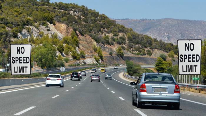 Ποιοι είναι οι μόνοι δρόμοι χωρίς όριο ταχύτητας στον κόσμο; Ποιοι είναι οι μόνοι δρόμοι χωρίς όριο ταχύτητας στον κόσμο;