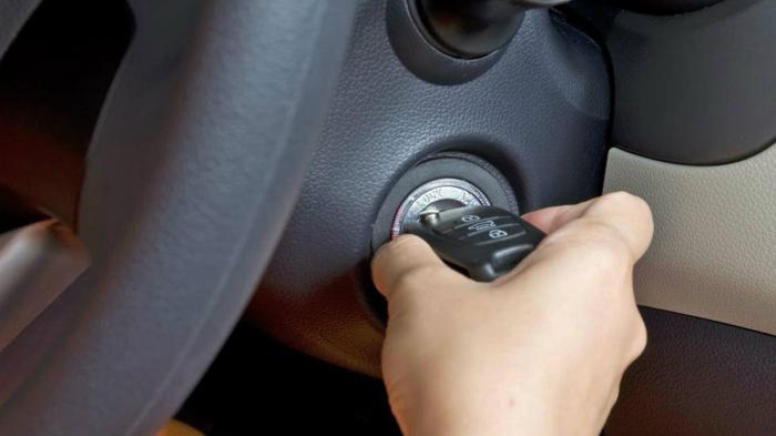 Γιατί πρέπει να περιμένεις να σβήσουν τα λαμπάκια πριν βάλεις μπροστά; Γιατί πρέπει να περιμένεις να σβήσουν τα λαμπάκια πριν βάλεις μπροστά;