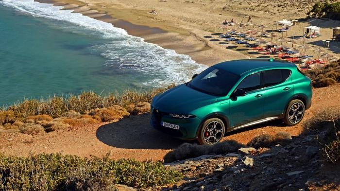 Η Stellantis άρχισε ήδη να επαναφέρει τις diesel εκδόσεις σε δημοφιλή μοντέλα, με την Alfa Romeo να διατηρεί το πετρέλαιο στις Tonale, Stelvio και Giulia, καλύπτοντας τη σταθερή ζήτηση των πελατών της. Η Stellantis άρχισε ήδη να επαναφέρει τις diesel εκδόσεις σε δημοφιλή μοντέλα, με την Alfa Romeo να διατηρεί το πετρέλαιο στις Tonale, Stelvio και Giulia, καλύπτοντας τη σταθερή ζήτηση των πελατών της.