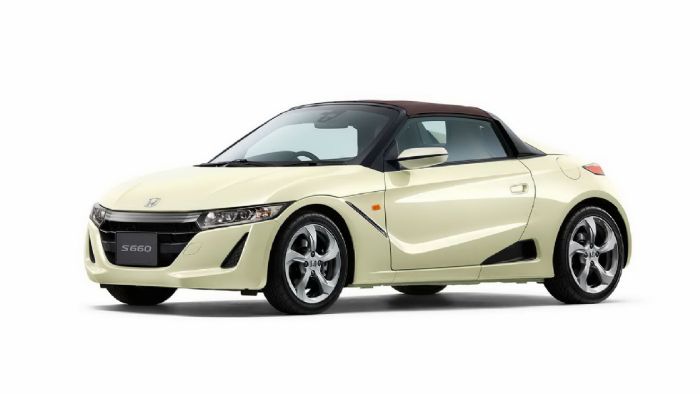 Το Honda S660 Komorebi Edition αυτοπροσδιορίζεται ως «μοδάτο», ενώ υπόσχεται πως «είναι ευχάριστο να το κοιτάς, αλλά και να το οδηγείς». Έρχεται σε τρία χρώματα, συμπεριλαμβανομένου του εικονιζόμενου 