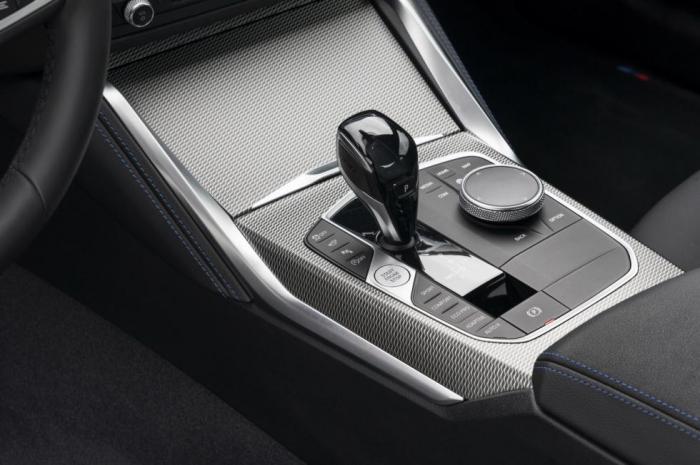Όλες οι εκδόσεις της νέας BMW Σειρά 2 Coupe συνδυάζονται με αυτόματο κιβώτιο 8 σχέσεων της οικογένειας Steptronic.