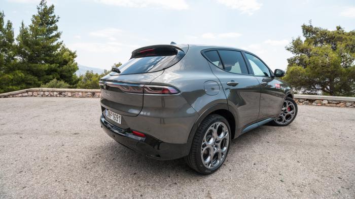 Alfa Romeo Tonale 130ps VS Mazda Cx-30 E-skyaktiv 186p Βαθμολογίες. Ποιο είναι καλύτερο σε κατανάλωση, χώρους, επιδόσεις, εγγυήσεις;