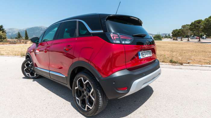 Opel Crossland VS Volkswagen T-cross Βαθμολογίες. Ποιο είναι καλύτερο σε κατανάλωση, χώρους, επιδόσεις, εγγυήσεις.