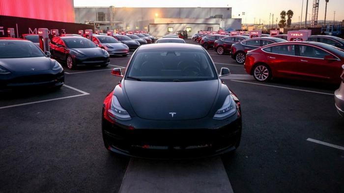 Νέο Τesla Model 3 από 29.800 ευρώ