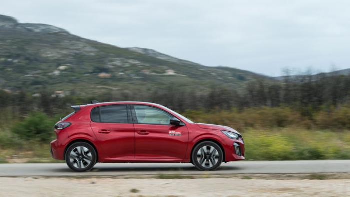 Peugeot 208 hybrid 100 PS: Τι βαθμό παίρνει σε κατανάλωση, χώρους, επιδόσεις, εγγυήσεις;