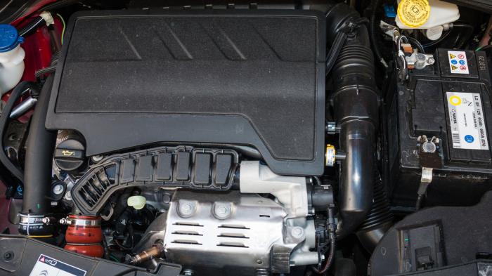 Ο PureTech κινητήρας του C3 αποδίδει 110 ίππους και καταναλώνει 6,6 λίτρα/100 χλμ σε μεικτό κύκλο