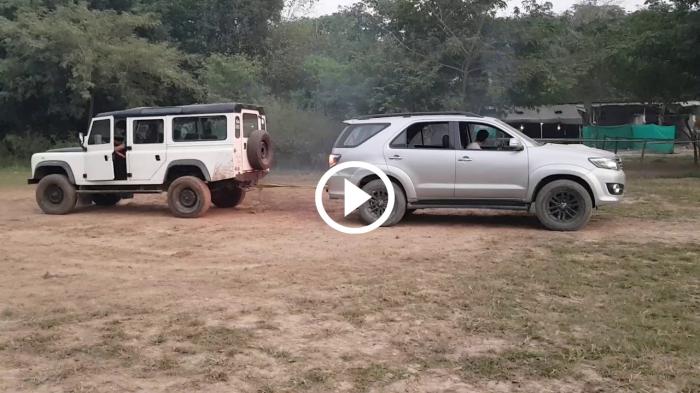 Διελκυνστίδα: Toyota VS Land Rover [video]