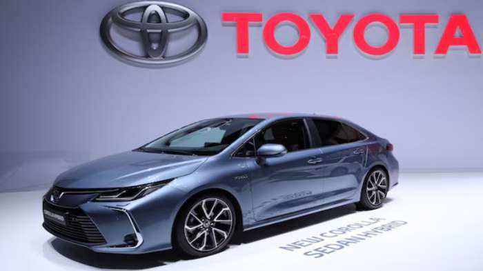 Επικεντρώνεται στα υβριδικά μοντέλα της η Toyota