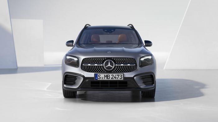  Mercedes-Benz GLB:   SUV   