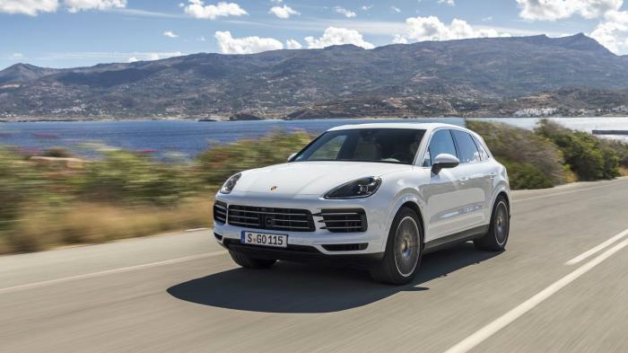 Το ενδεχόμενο να δούμε μια έκδοση κουπέ, των Porsche Cayenne και Macan, είναι πολύ πιθανό. 