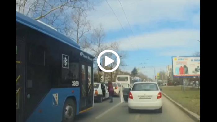 Συγγνώμη αλλά κάτι σας έπεσε [video]