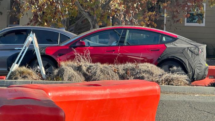 Προ των πυλών το ανανεωμένο Tesla Model 3