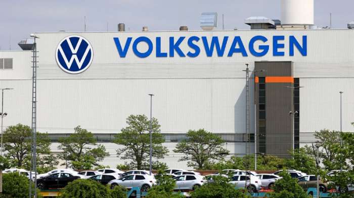 Η χαμηλή ζήτηση των ηλεκτρικών ίσως κάνει την VW να κλείσει εργοστάσιο