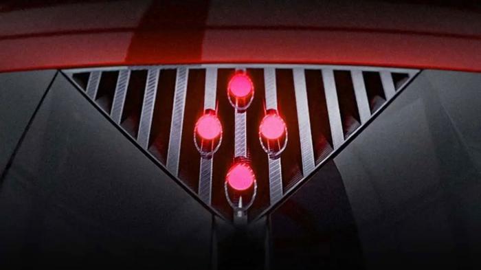 Alfa Romeo: Teaser δείχνει τα φώτα του νέου supercar