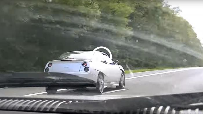 Fiat Coupe πετσοκόβει Toyota Supra [video]