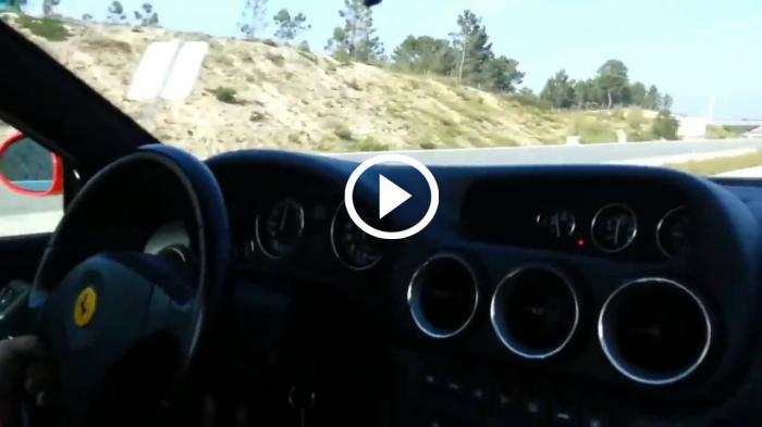 Honda Civic ξεπαστρεύει με άνεση Ferrari Maranello [video]