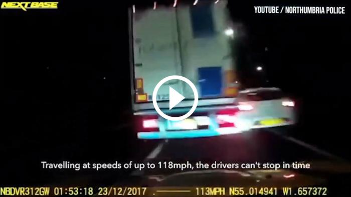 Καρφώθηκαν επάνω στη νταλίκα με 200km/h! [video]