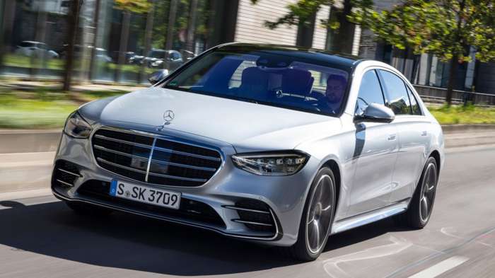 Η Mercedes S-Class θα διατηρήσει τους κινητήρες βενζίνης/diesel 