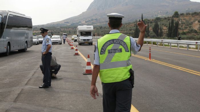 Επισημαίνεται ότι καθΆ όλη τη διάρκεια εφαρμογής των μέτρων, θα βρίσκονται σε αυξημένη επιχειρησιακή ετοιμότητα τόσο το προσωπικό όσο και τα μέσα της Ελληνικής Αστυνομίας, κυρίως των Υπηρεσιών Τροχαία