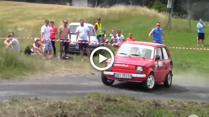 Fiat 126 «διδάσκει» αγωνιστική οδήγηση στο τέρμα! 